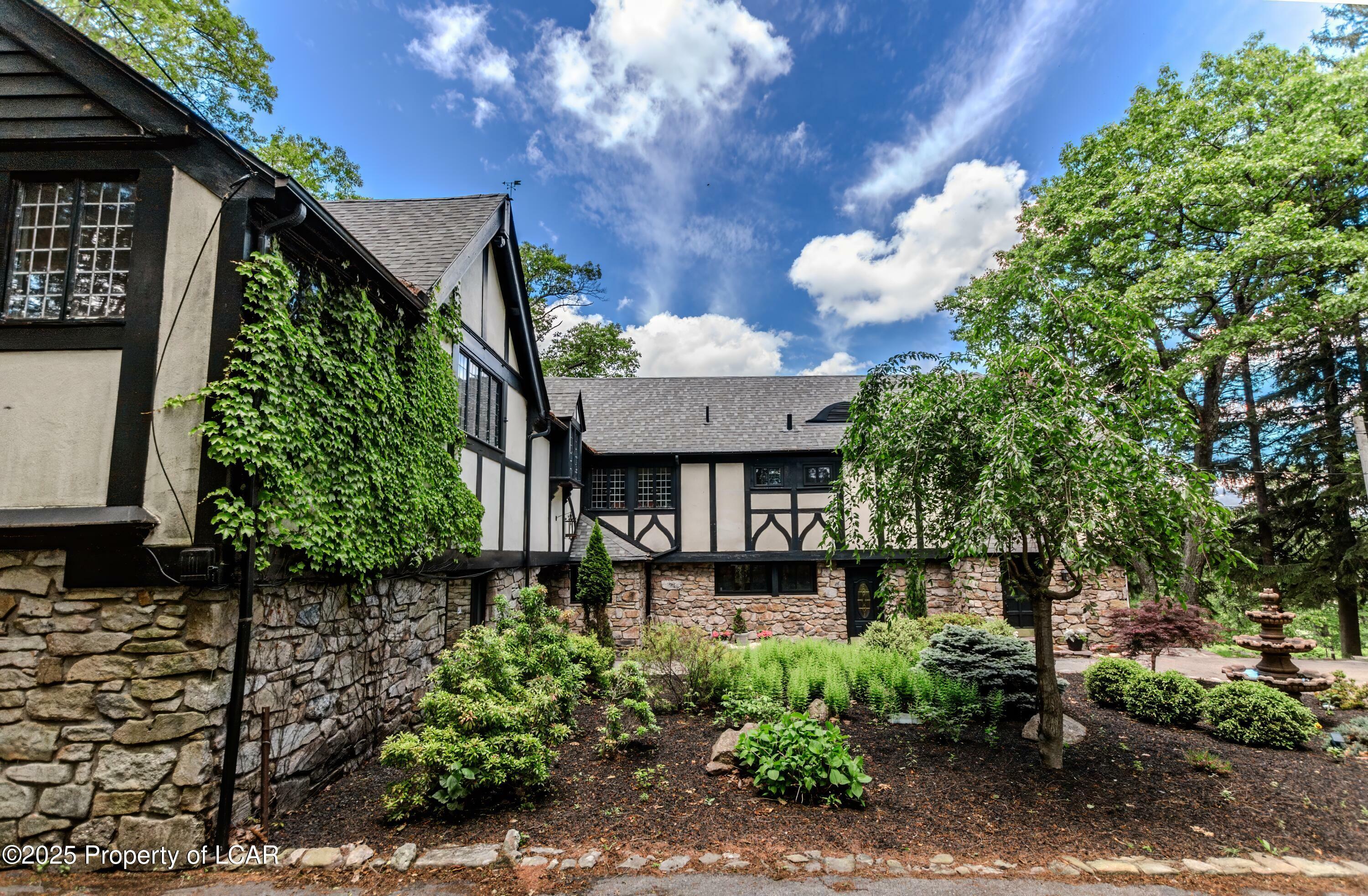 Property Photo: 39 Star Mor Lane PA 18202