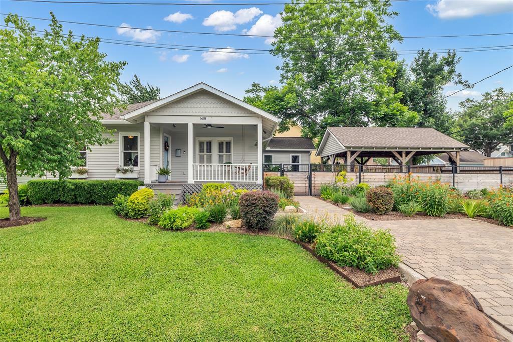 Property Photo: 1618 Lawrence Street TX 77008