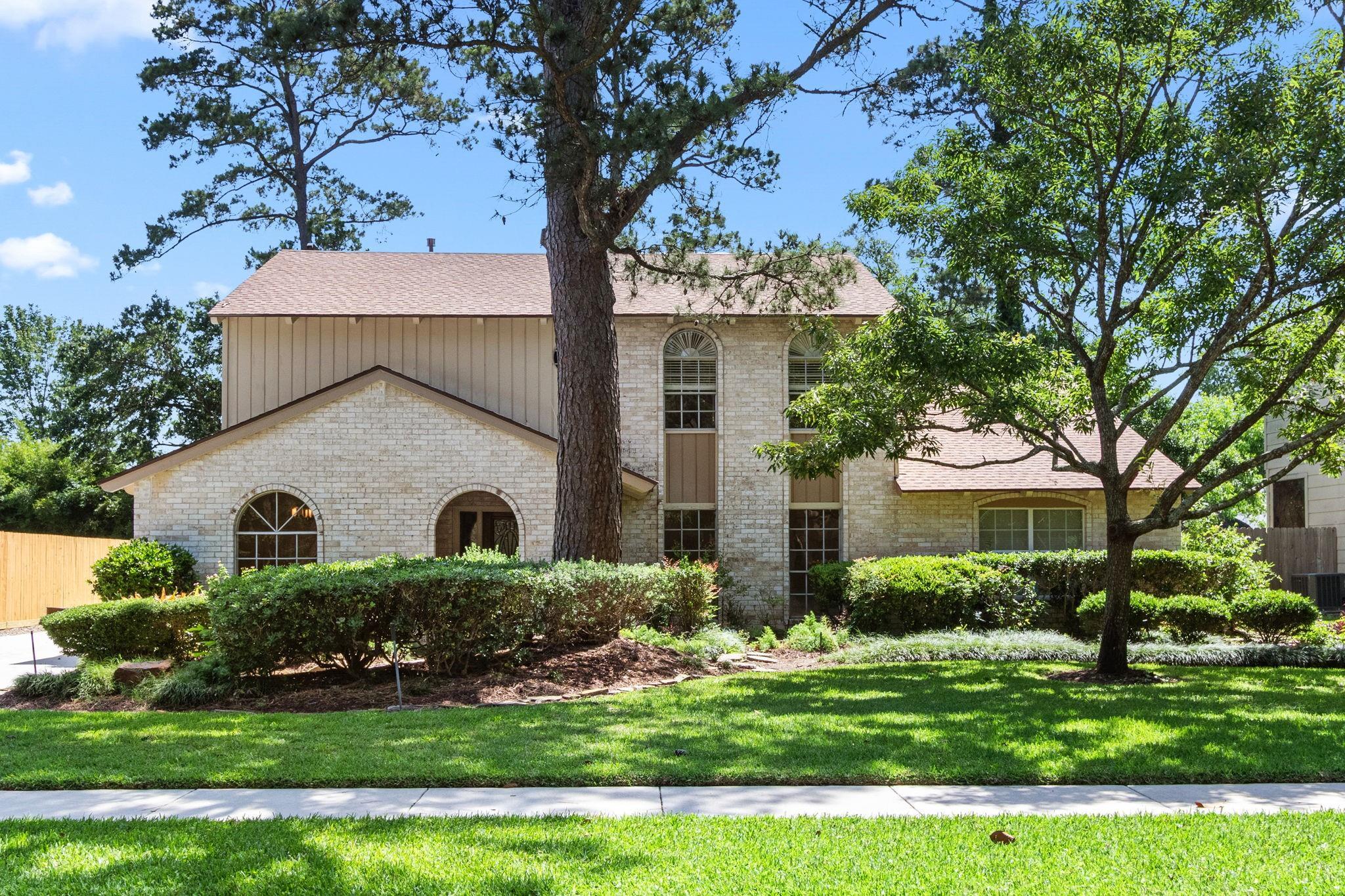 Property Photo: 1022 Oak Leaf Street TX 77571