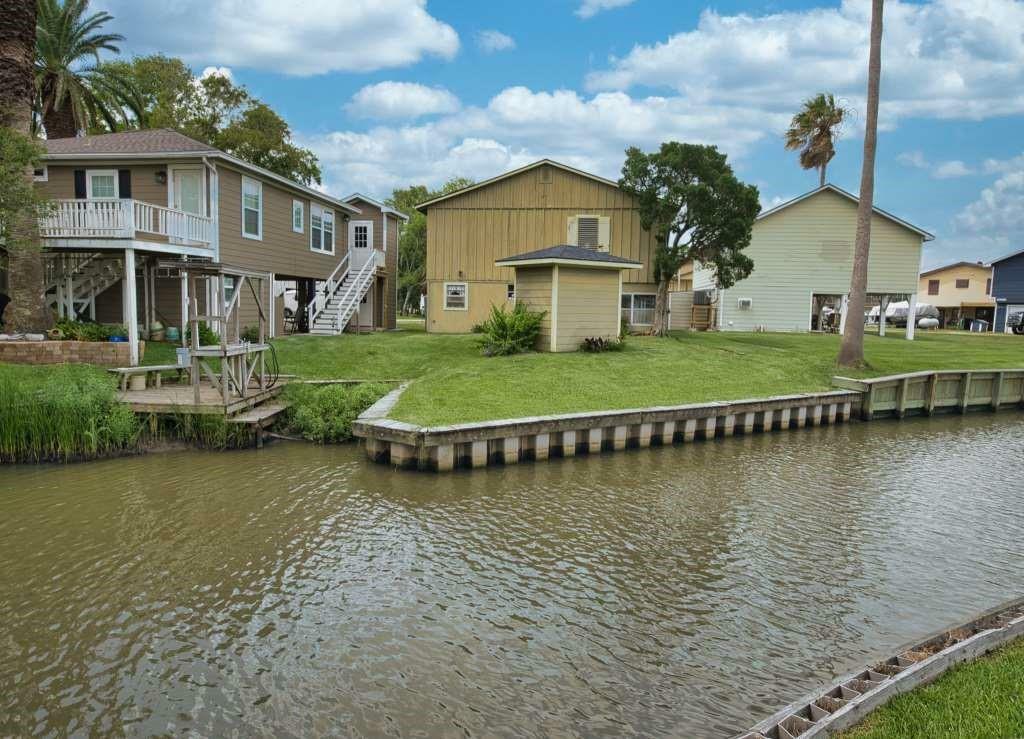 Property Photo: 5216 County Road 469 10 TX 77422