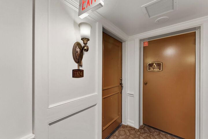 Property Photo: 3525 Sage Road 1104 TX 77056