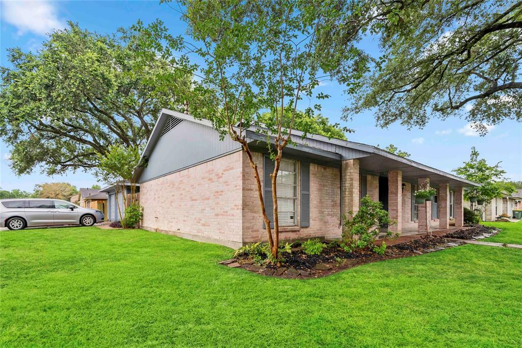 Property Photo: 5602 Carmona Lane TX 77584