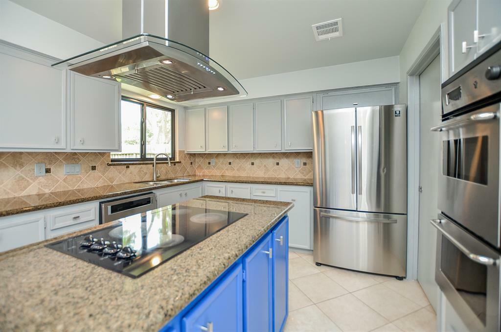 Property Photo: 1702 Cherry Bend Drive TX 77077