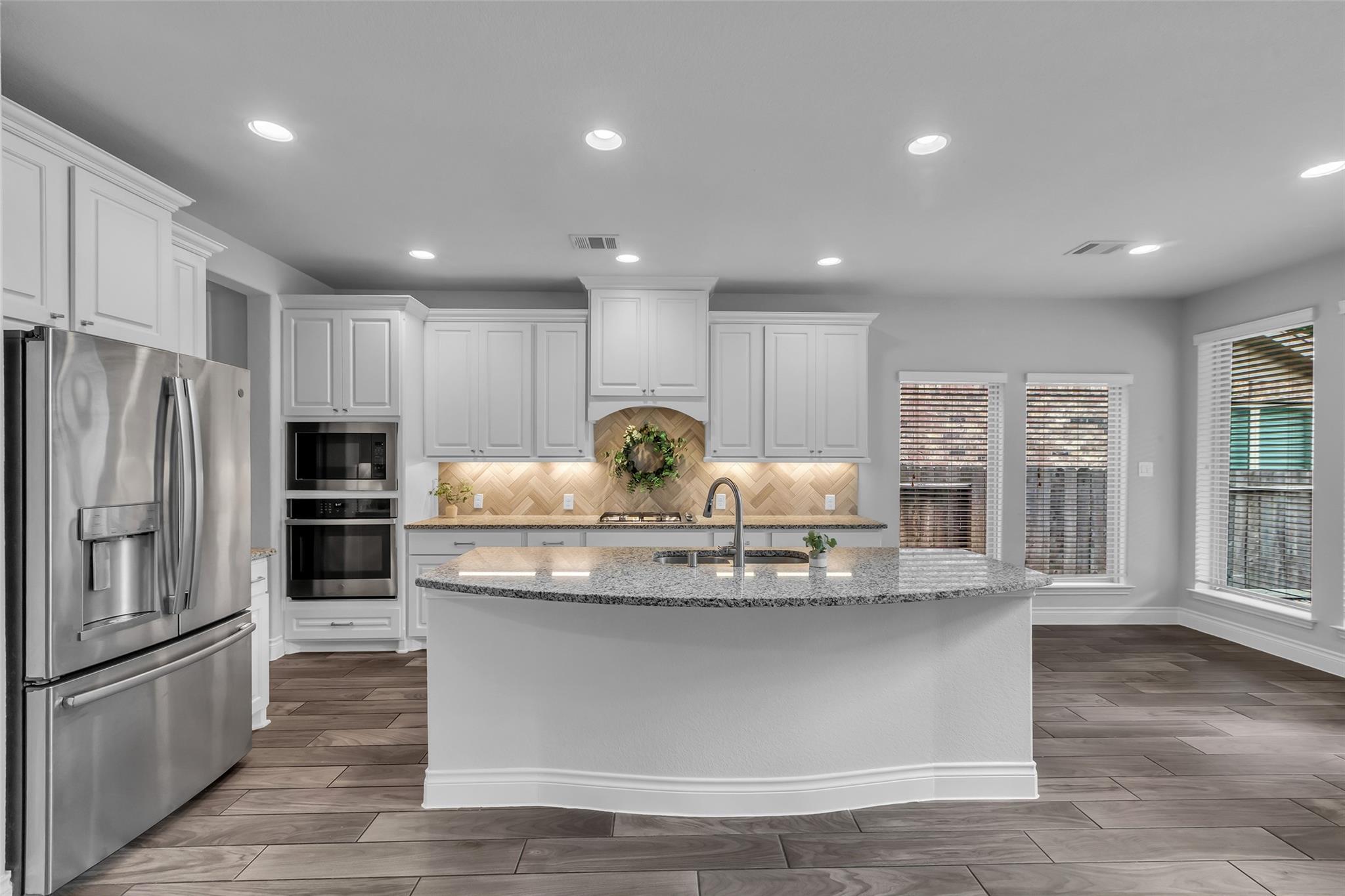 Property Photo:  126 Capriccio Lane  TX 77316 