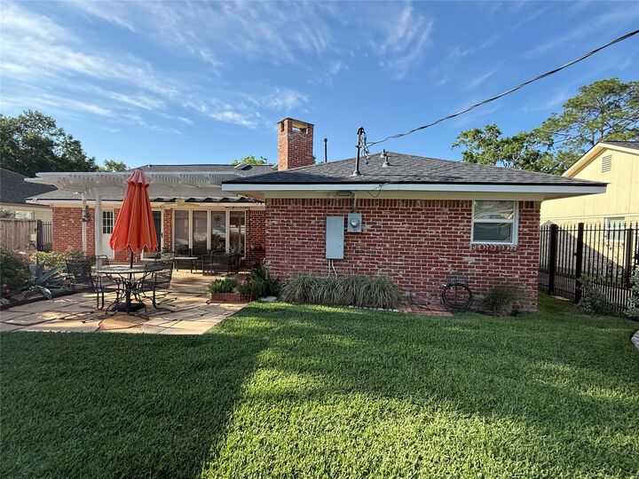 Property Photo:  5615 Valkeith Drive  TX 77096 