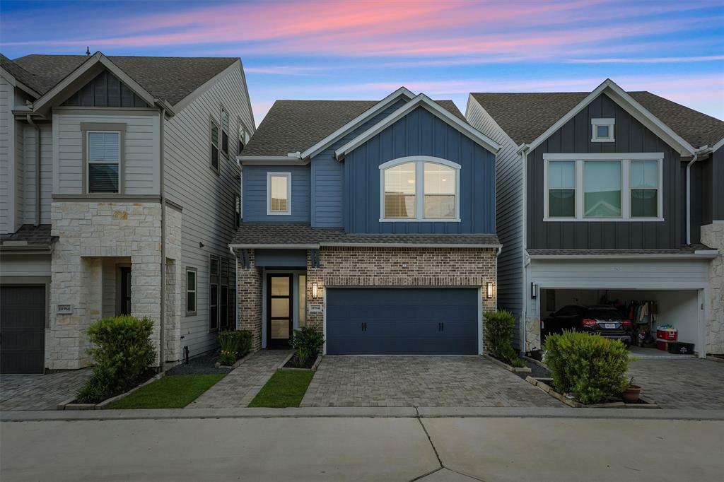 10964 Swang Link Drive  Houston TX 77043 photo