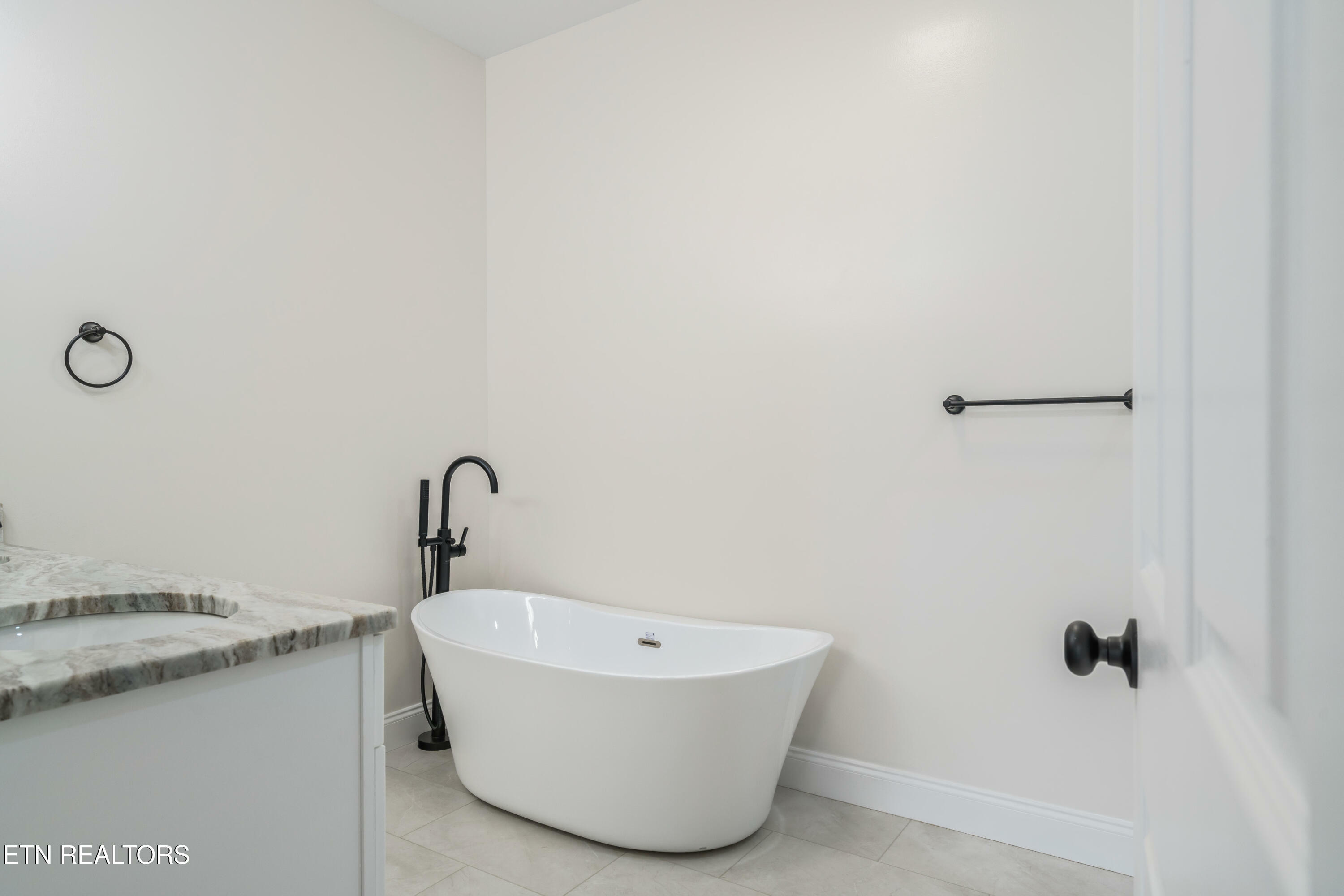 Property Photo: 141 2nd St TN 37854