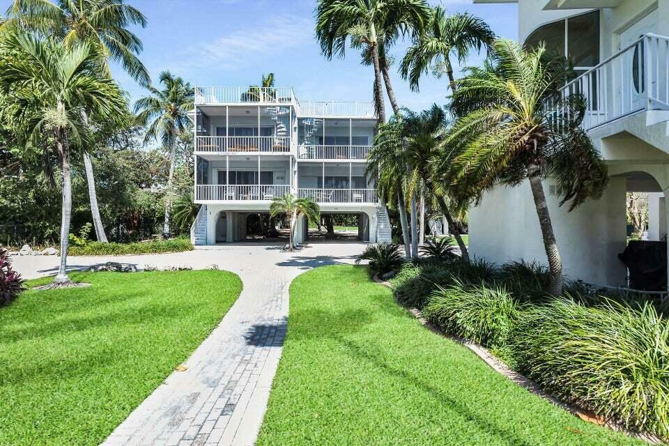 Property Photo: 140 Aregood Lane C2 FL 33036