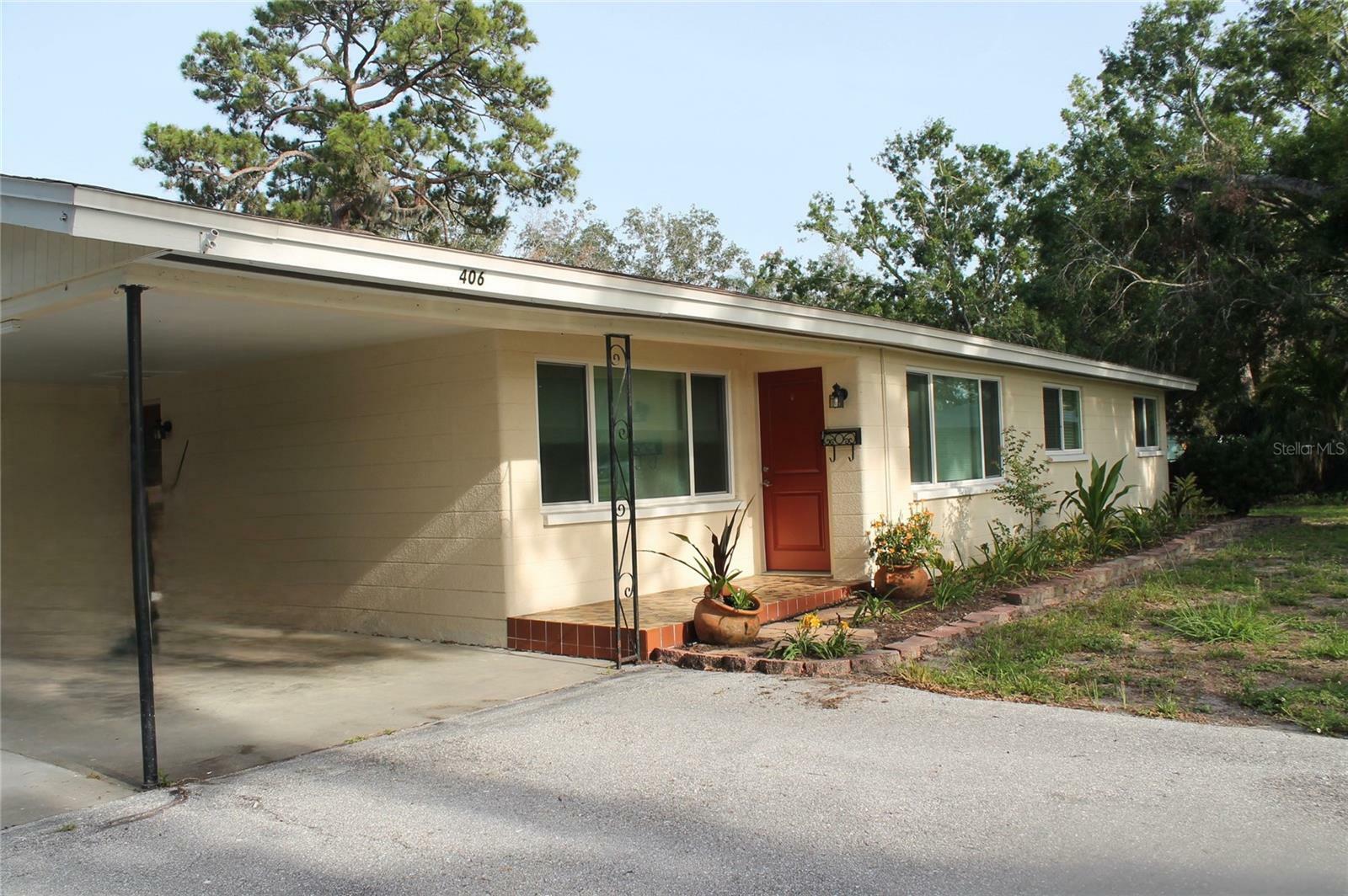 Property Photo: 406 2nd Street SW FL 33570