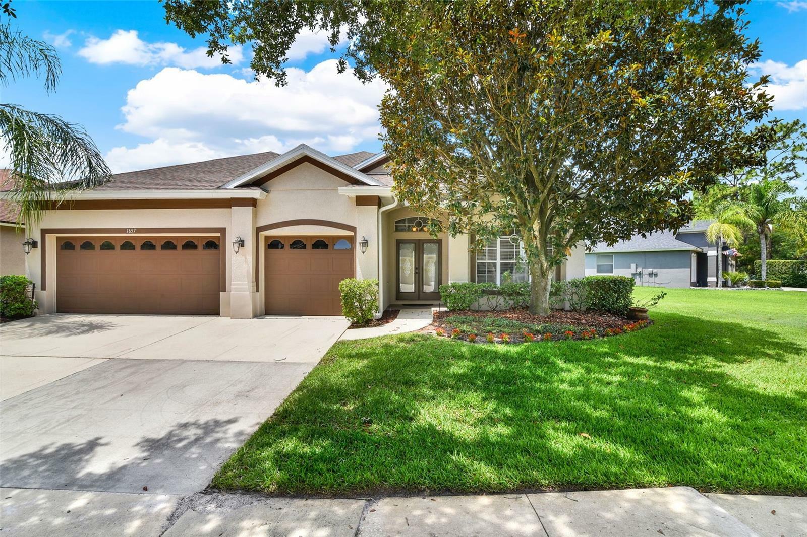 Property Photo: 1657 Tennyson Court FL 32746