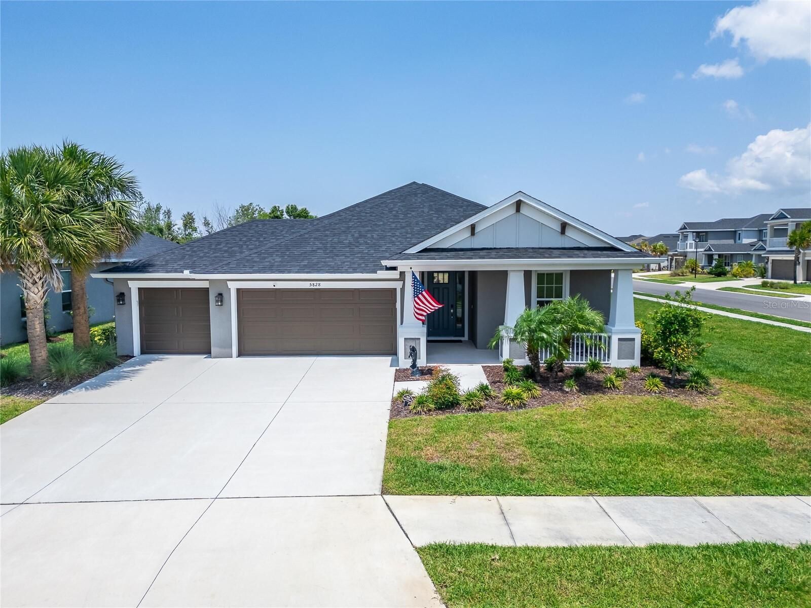 Property Photo: 5828 Clairwood Court FL 34221