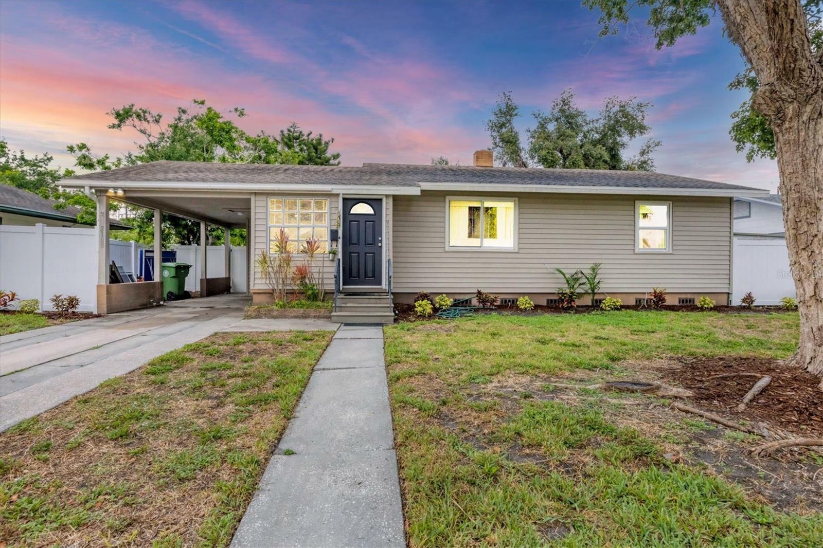 2105 19th Street W  Bradenton FL 34205 photo