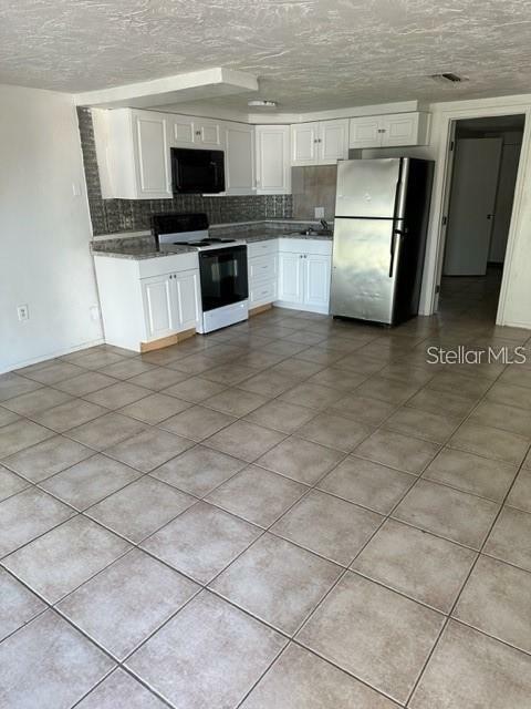 Property Photo: 9800 Hidden Lane 2 FL 34668