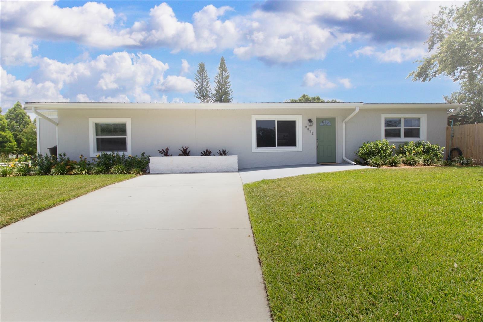 Property Photo: 3951 72nd Street N FL 33709