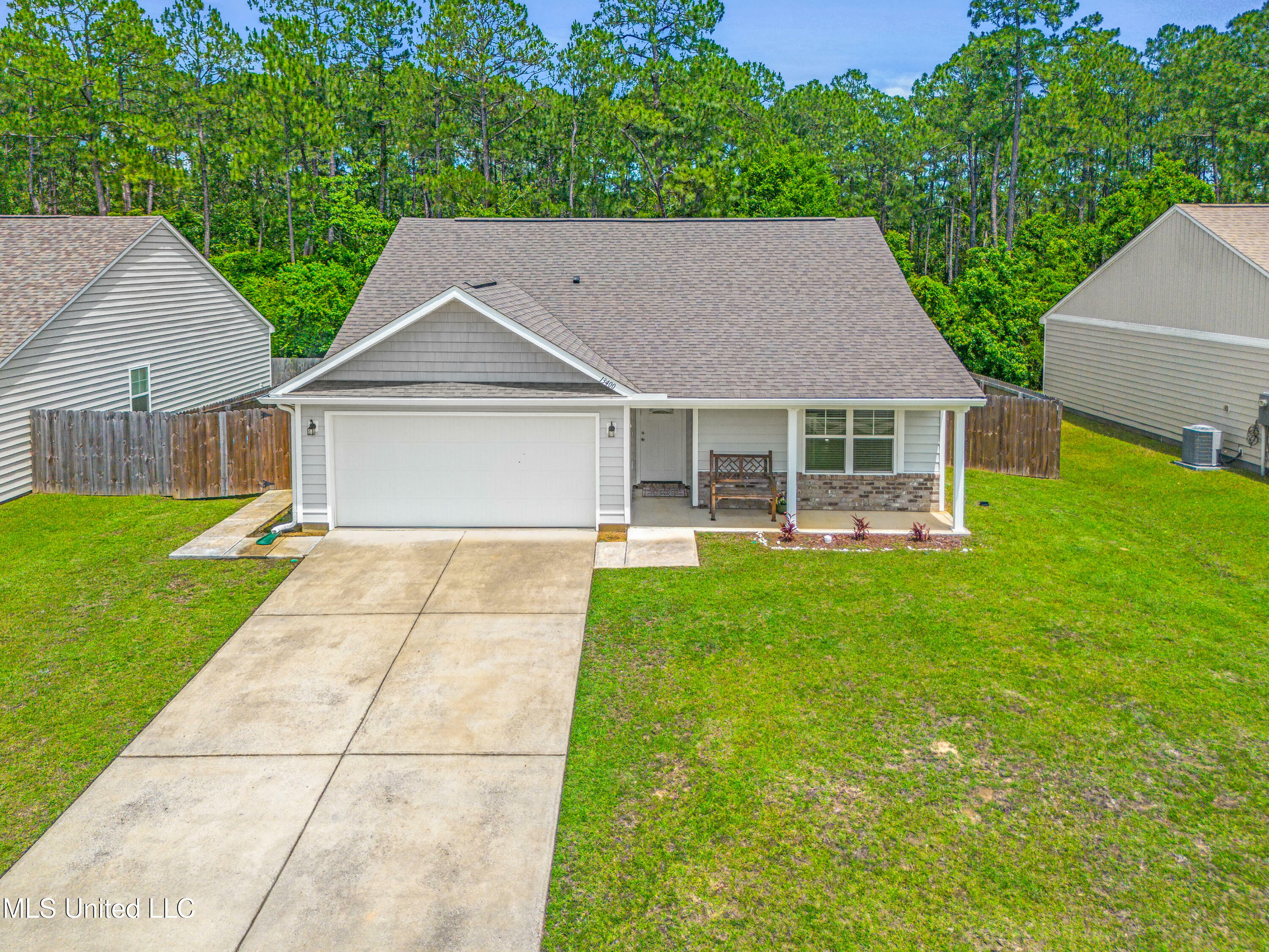 Property Photo: 13400 Willow Oak Circle MS 39503
