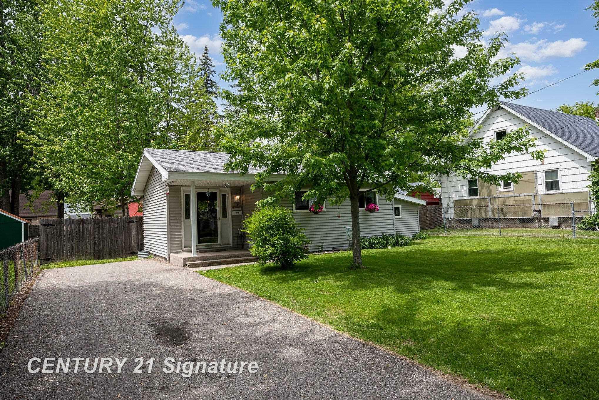 Property Photo: 614 Ingraham Street MI 48708