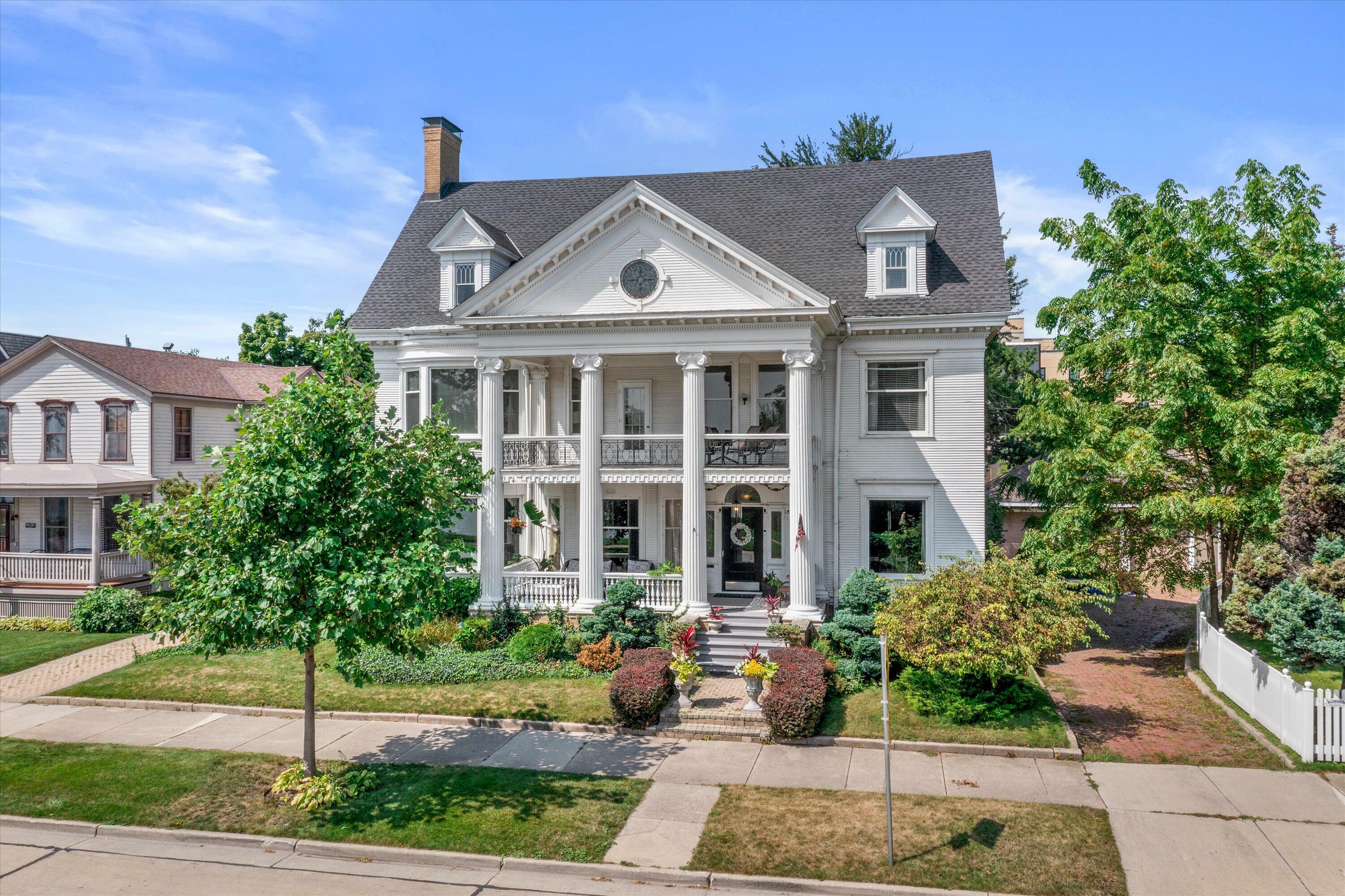1324 Main St  Racine WI 53403 photo