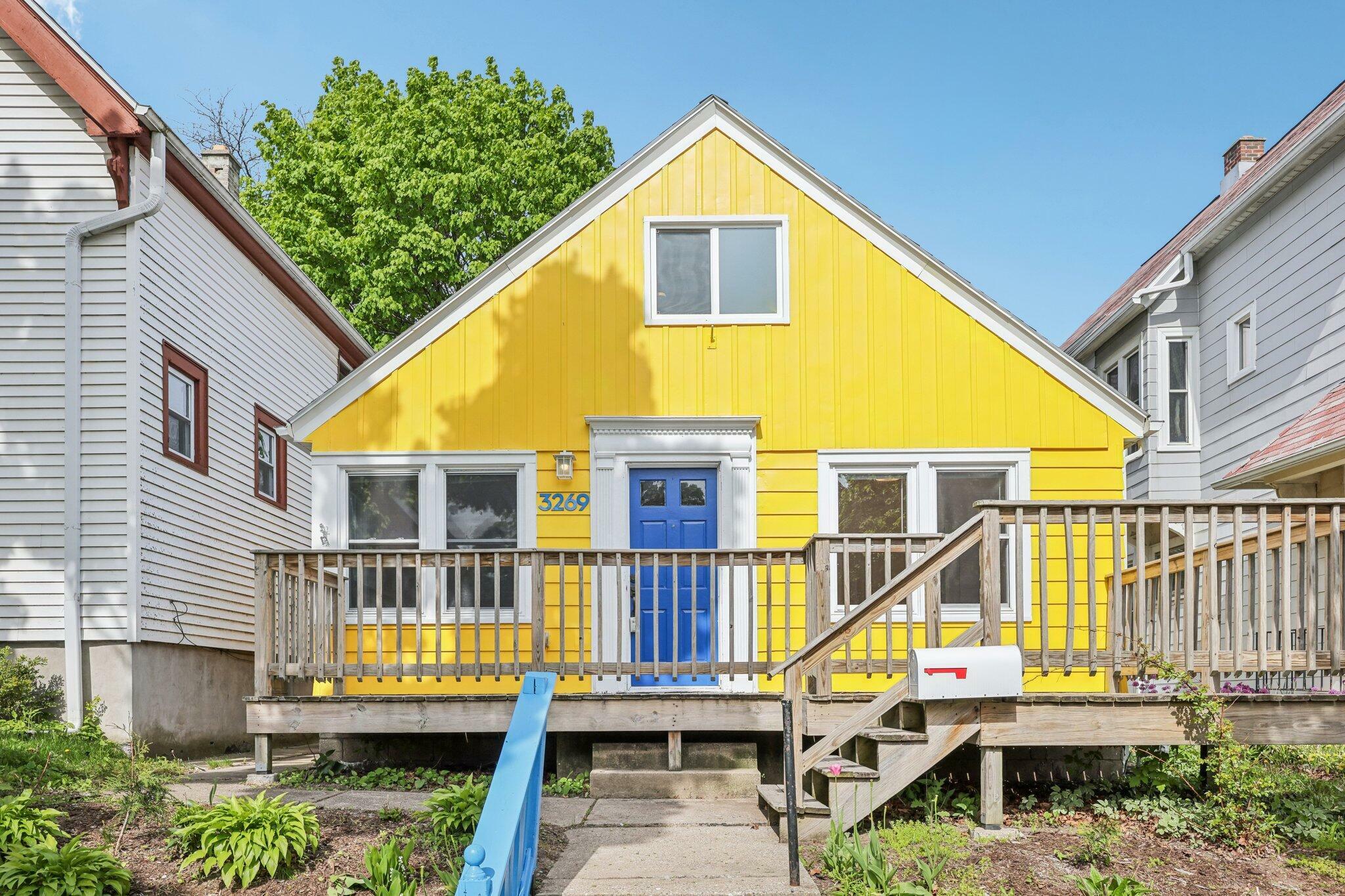 Property Photo: 3269 N Oakland Ave WI 53211