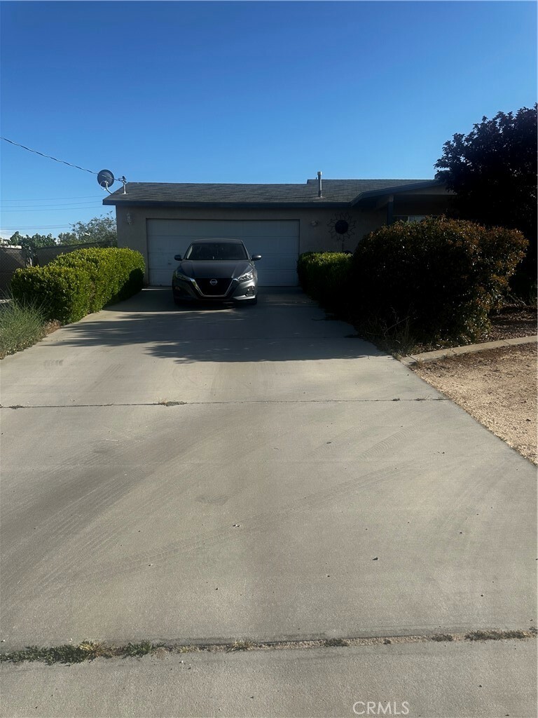 18563 Yucca Street  Hesperia CA 92345 photo
