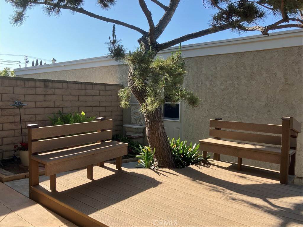 Property Photo: 5042 Hampton Court CA 92683
