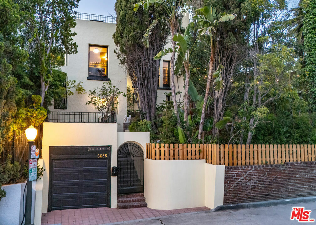 Property Photo: 6655 Emmet Terrace CA 90068