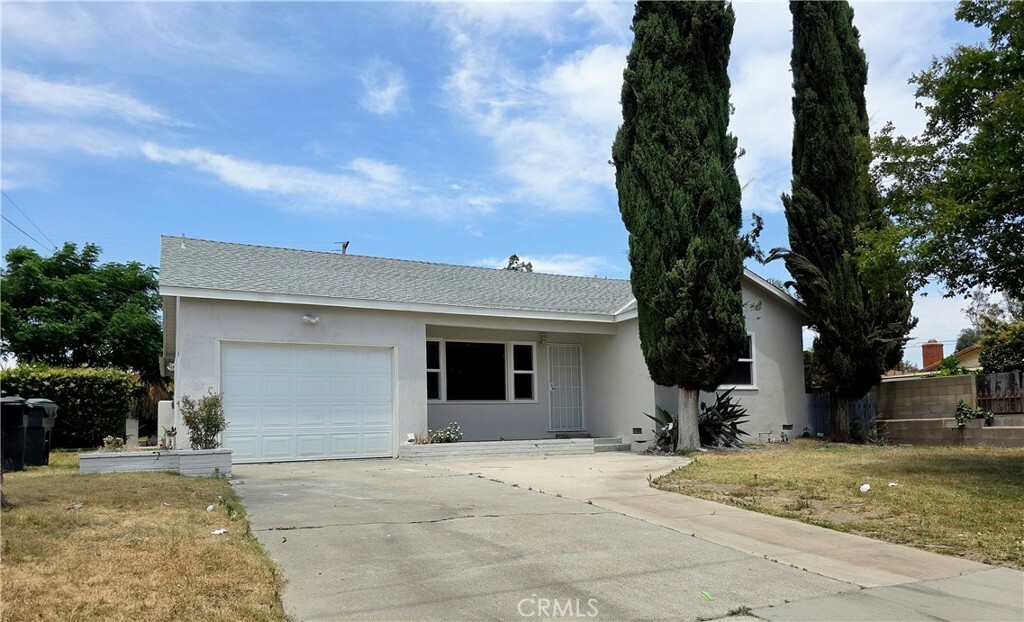 Property Photo:  17472 Paine Street  CA 92336 