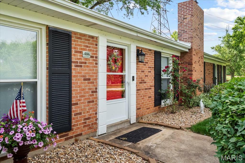 Property Photo: 404 Conway Gardens Lane MO 63141