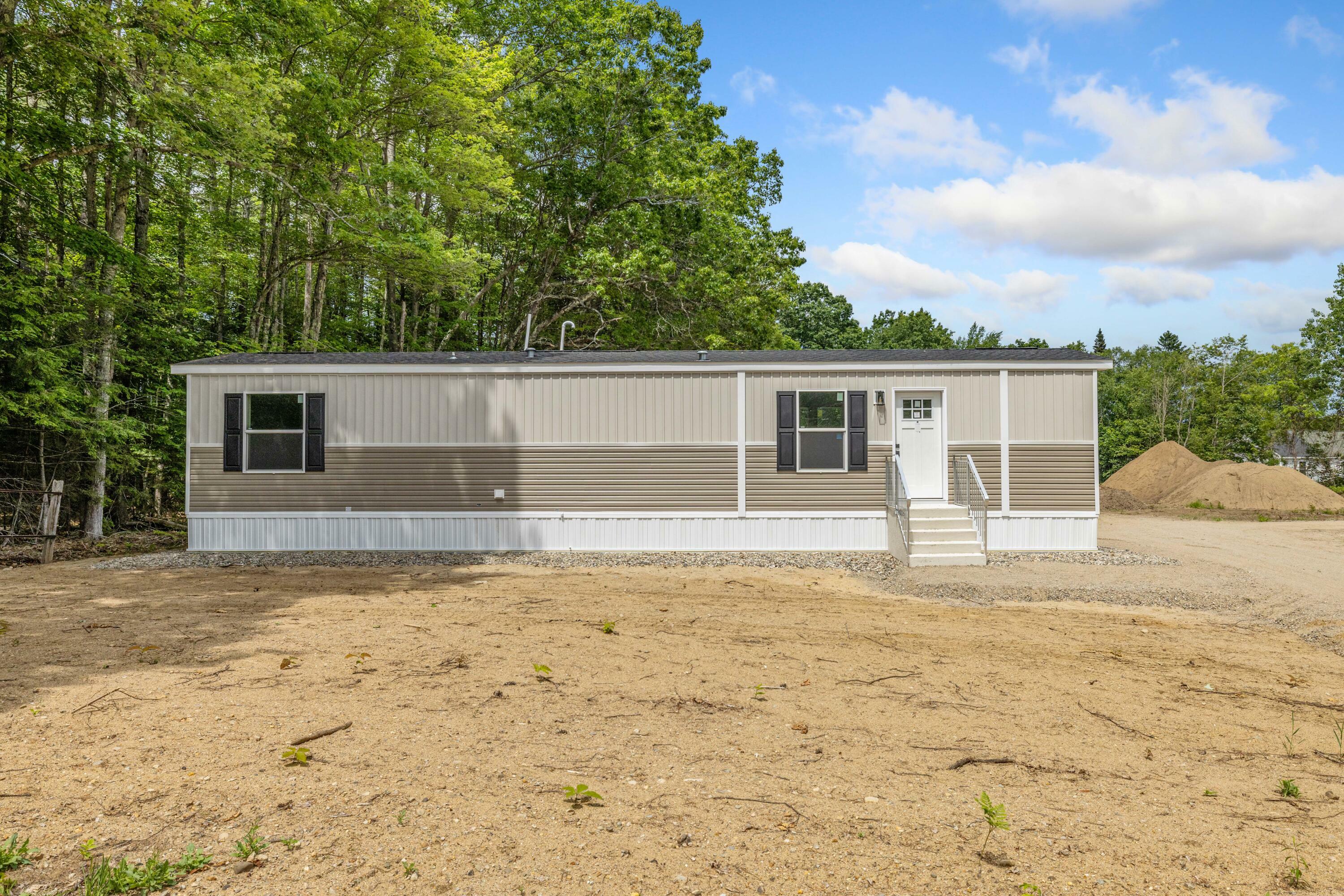 Property Photo:  440 High Street  ME 04073 