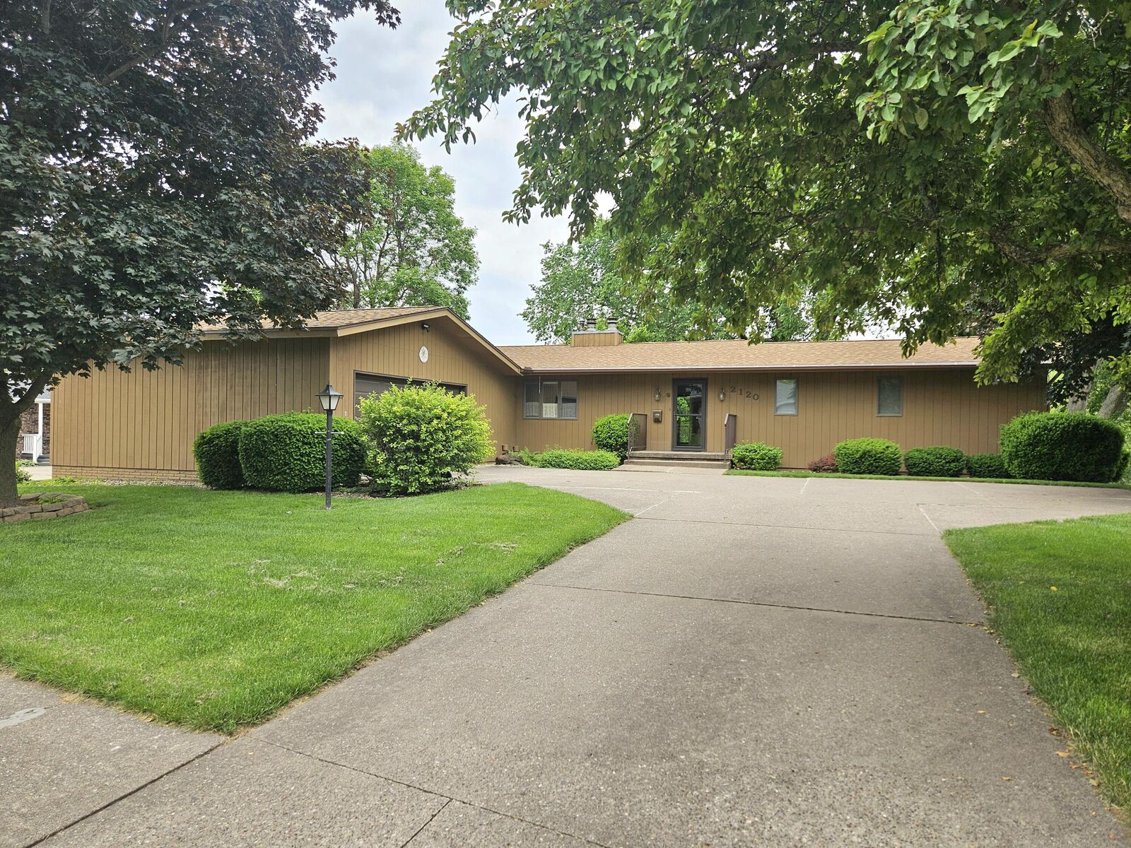 Property Photo:  2120 Fareway Drive  IA 52761 