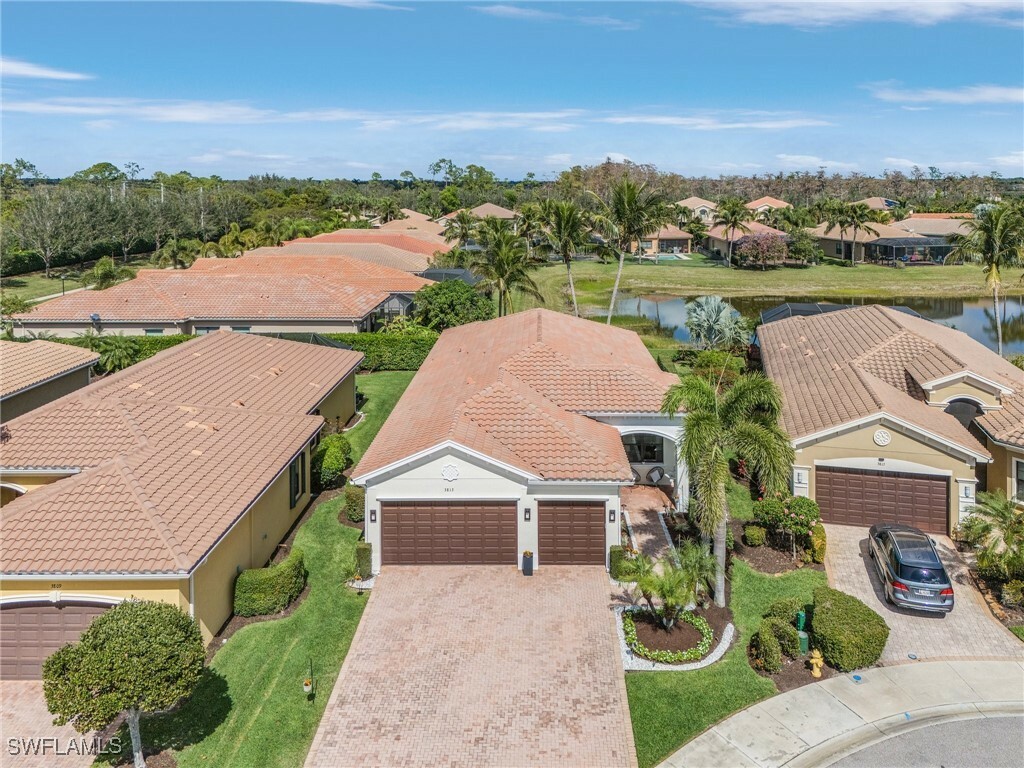 Property Photo: 3813 Columbia Court FL 34119