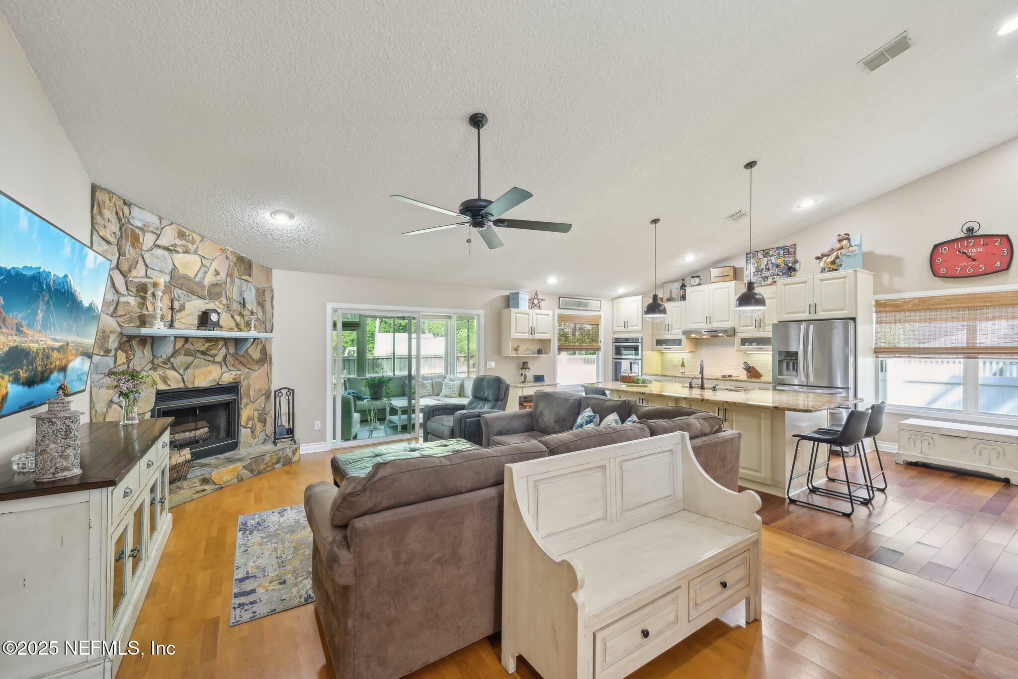 Property Photo: 105 Solano Woods Drive FL 32082