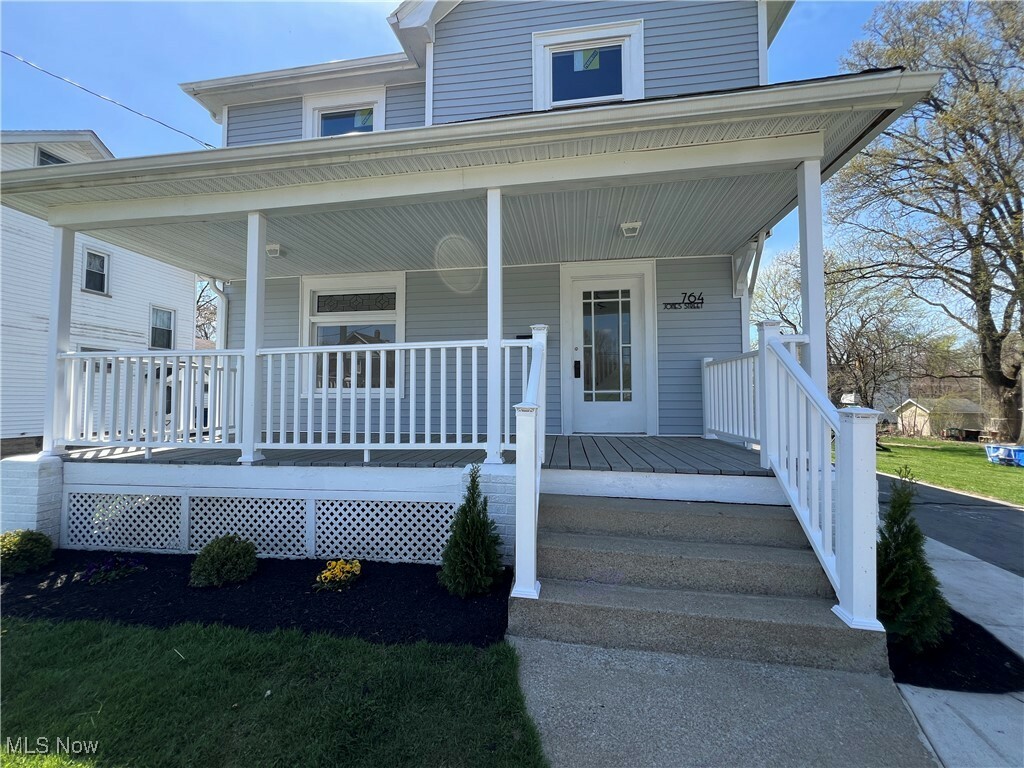 Property Photo: 764 Jones Street OH 44425