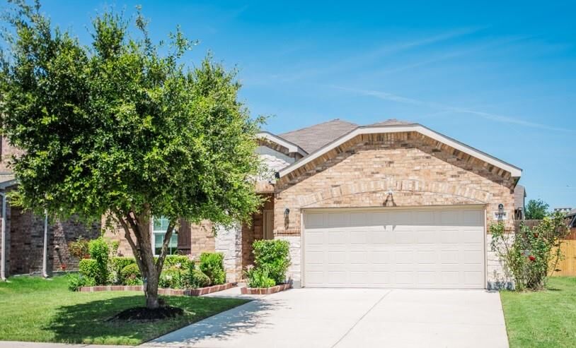 Property Photo:  2225 Bernese Lane  TX 76131