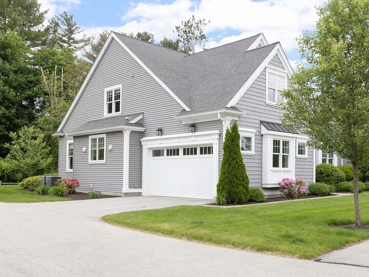 Property Photo: 7 Tanglewood Dr 7 MA 01701