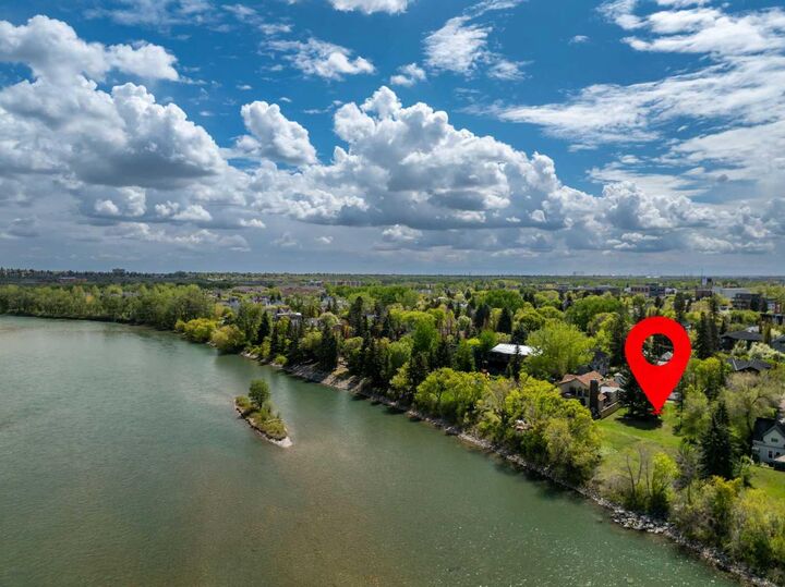 14 Major Stewart Lane SE  Calgary AB T2G 2Z2 photo