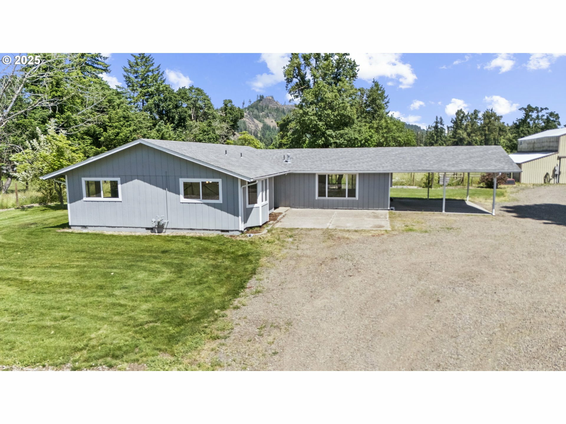 Property Photo: 85197 Marriott Ln OR 97455