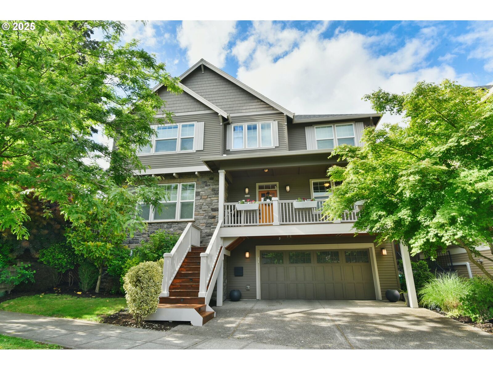 Property Photo: 3225 SE Lincoln St OR 97214