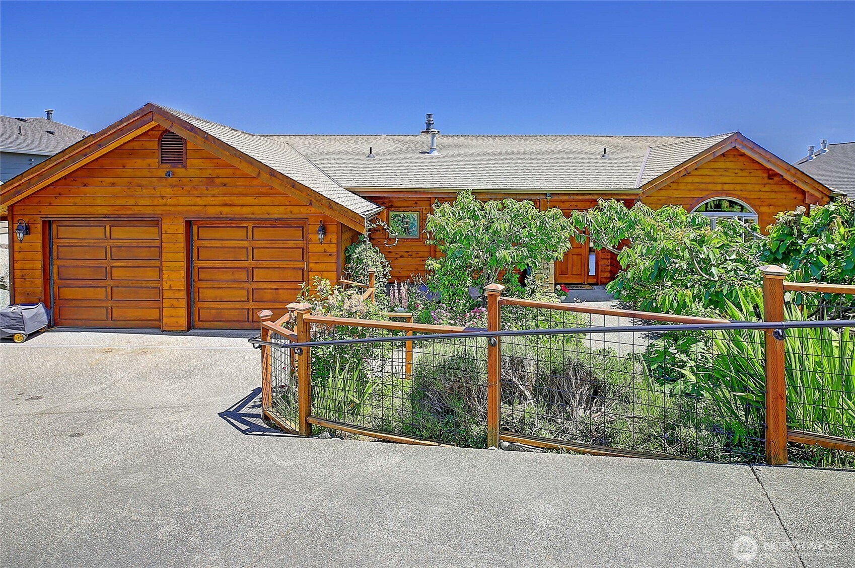 Property Photo: 1051 Lightning Way WA 98282