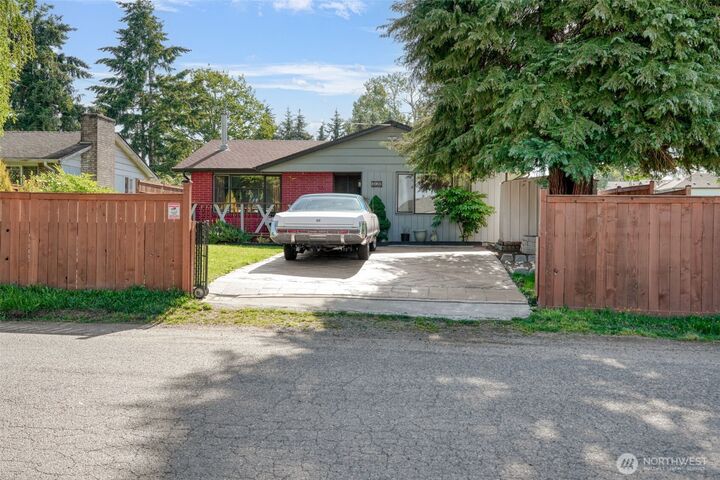Property Photo:  6965 E  E Street  WA 98404 
