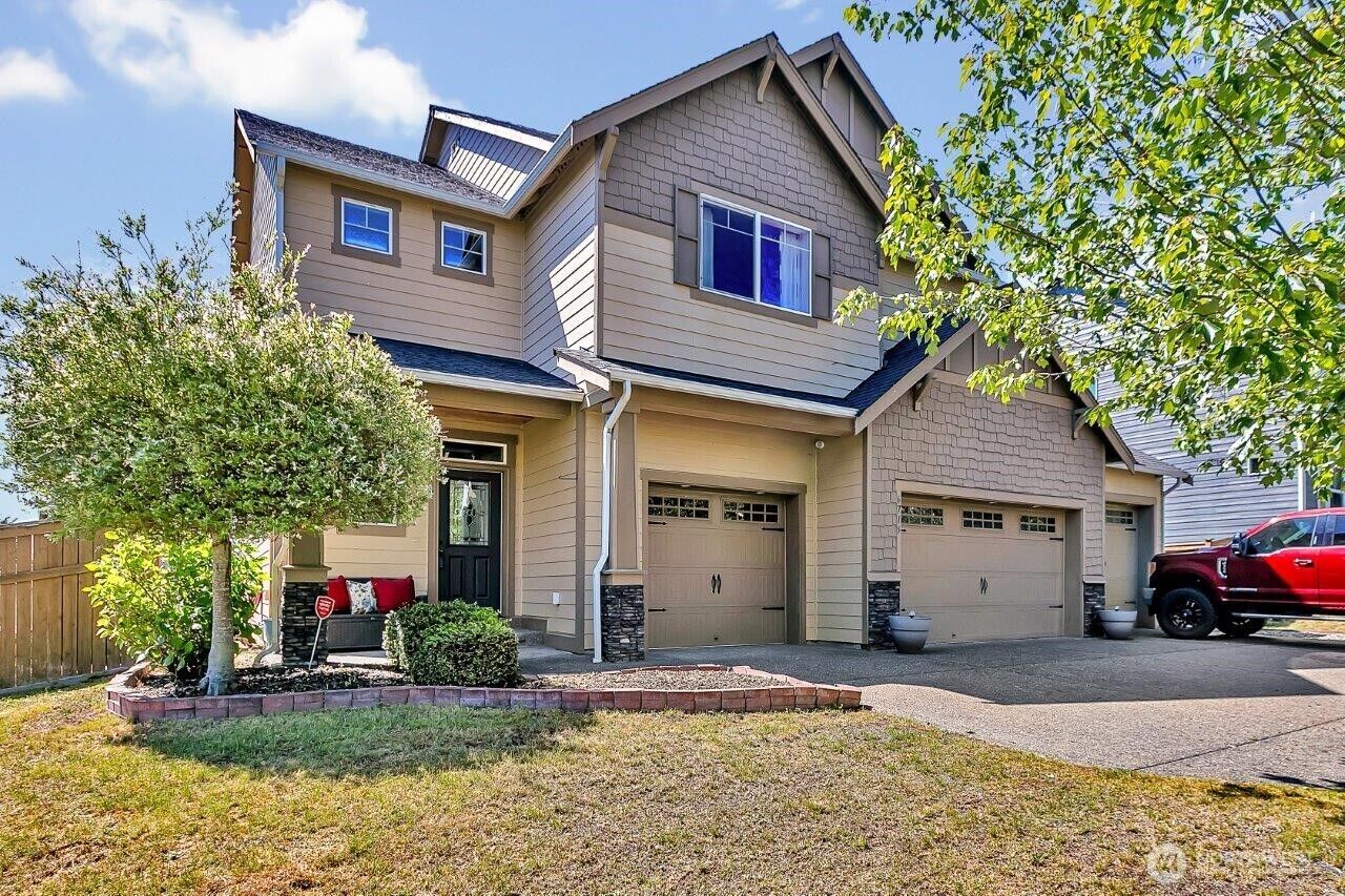 Property Photo:  6715  Quincy Avenue SE  WA 98092 