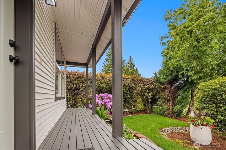 Property Photo:  2515  Summit Avenue  WA 98201 