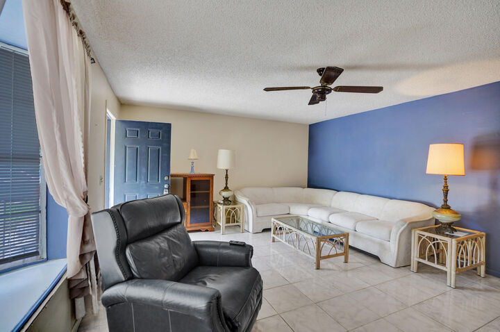 Property Photo:  2886 Floral Road  FL 33462 