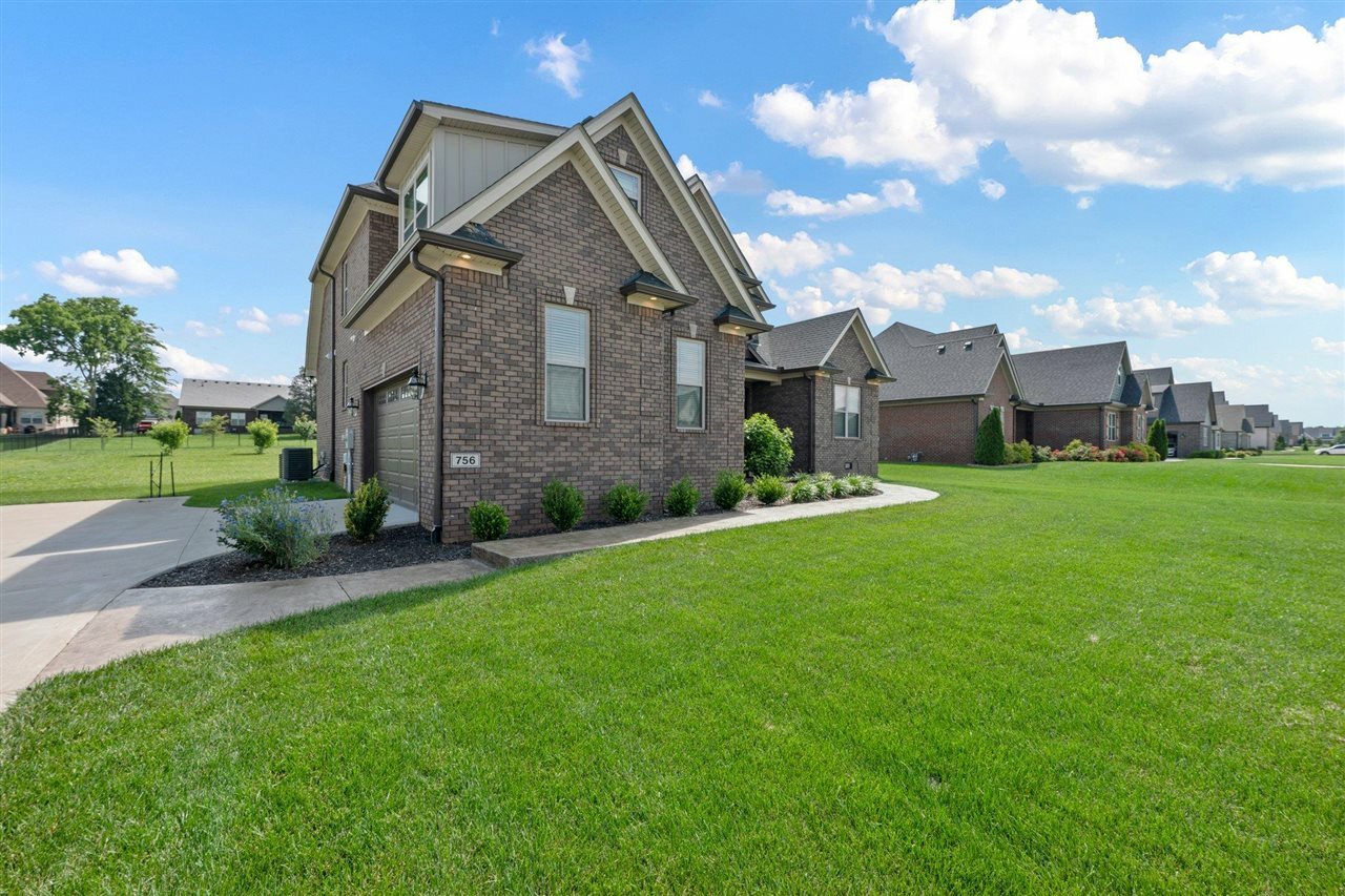 Property Photo: 756 Elkhorn Peak Drive KY 42104