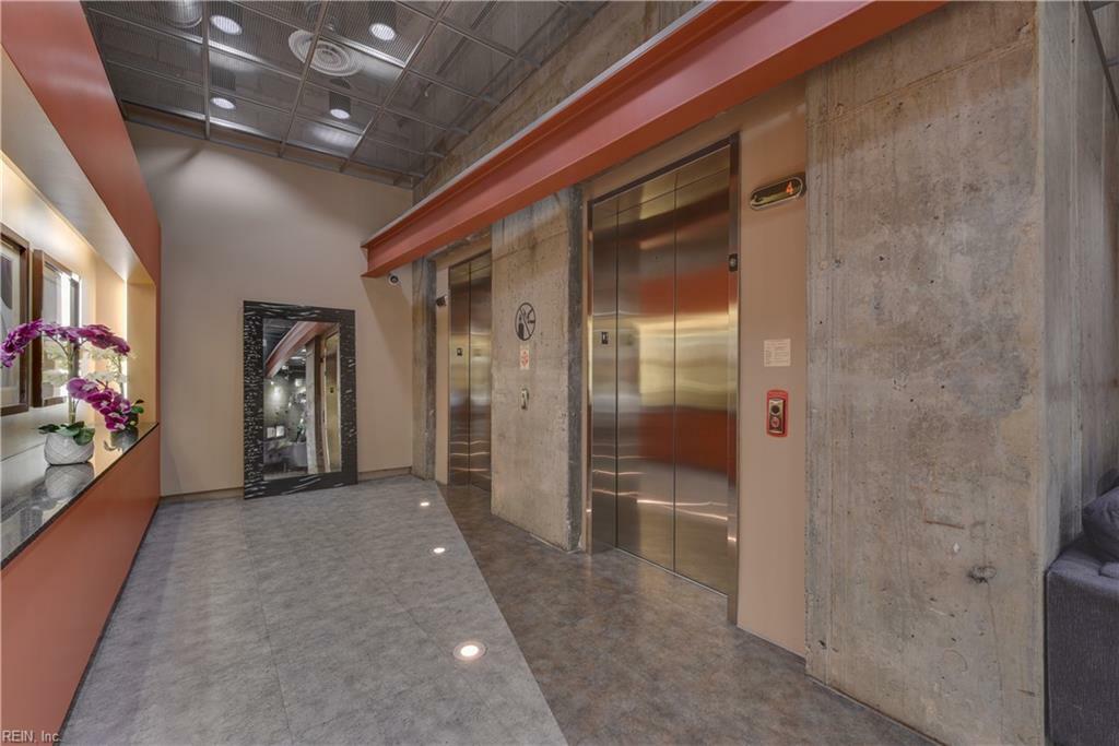 Property Photo:  221 Market St 201  VA 23462 