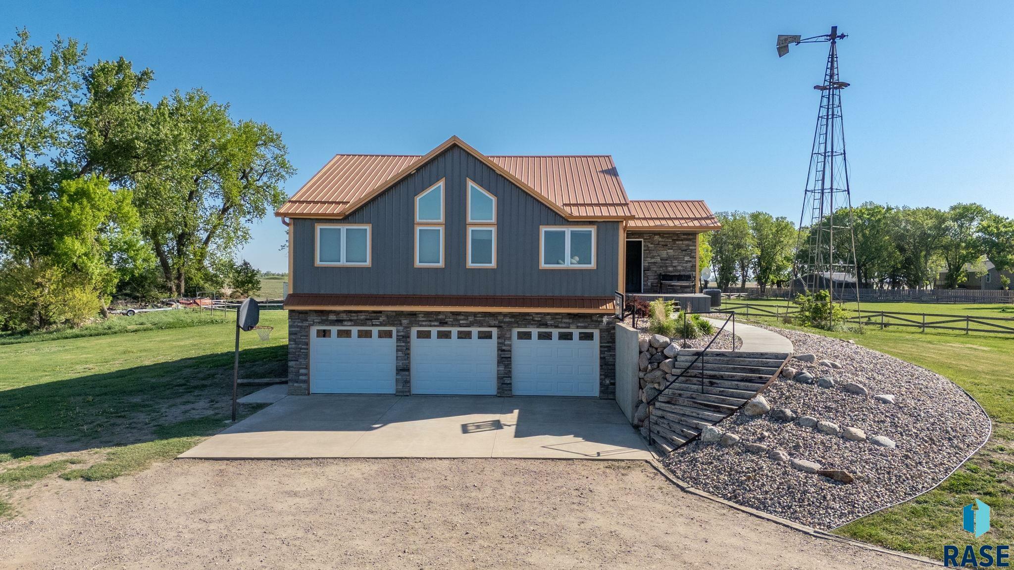 Property Photo: 46882 270th St SD 57064
