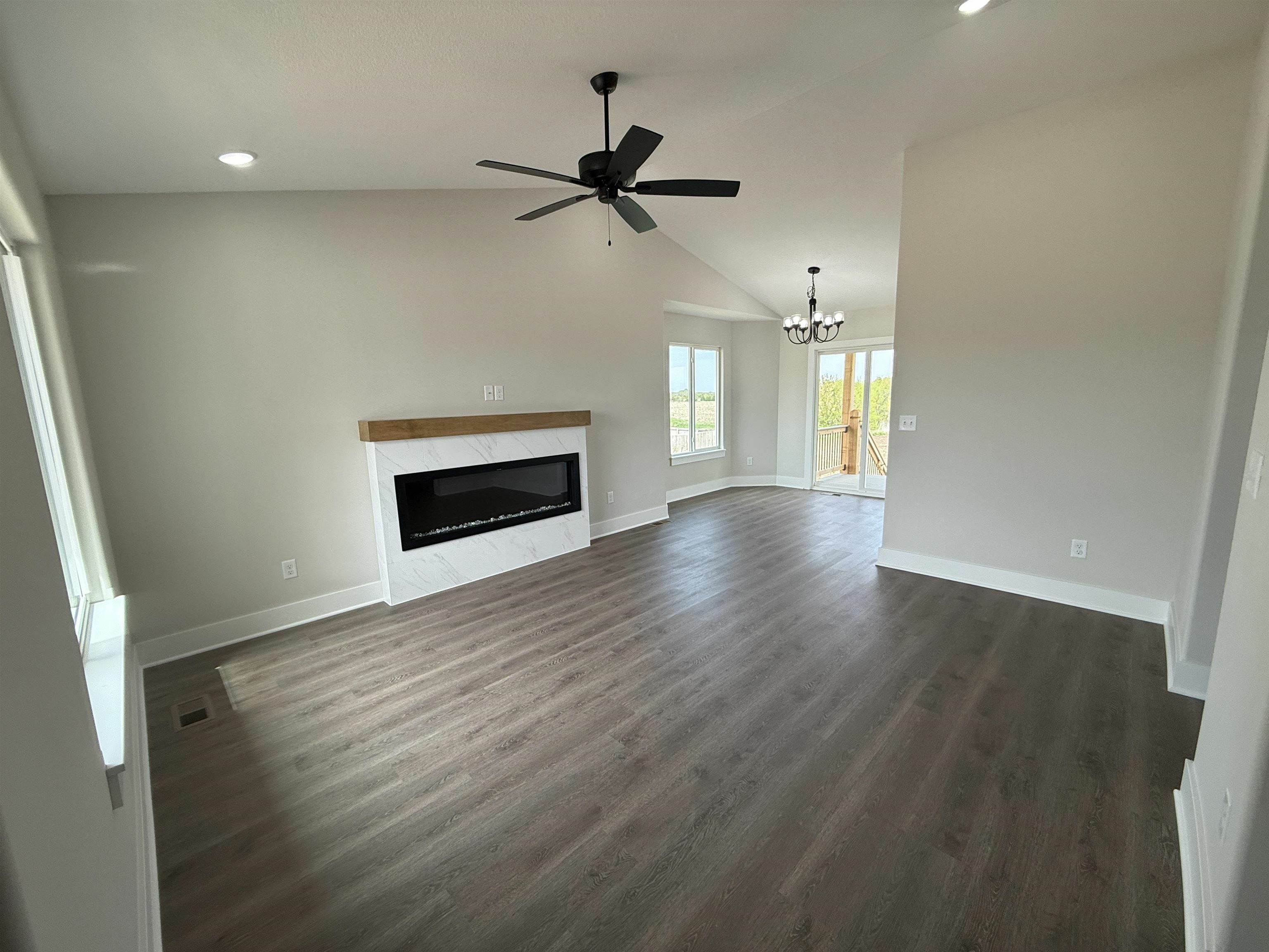 Property Photo: 138 E Poplar Circle KS 67052