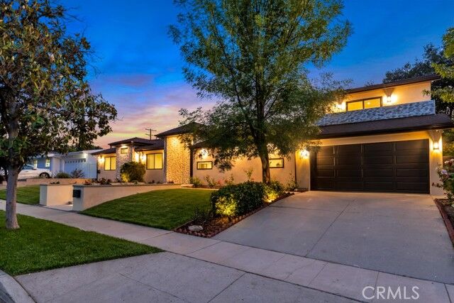 Property Photo: 4801 Abbeyville Avenue CA 91364