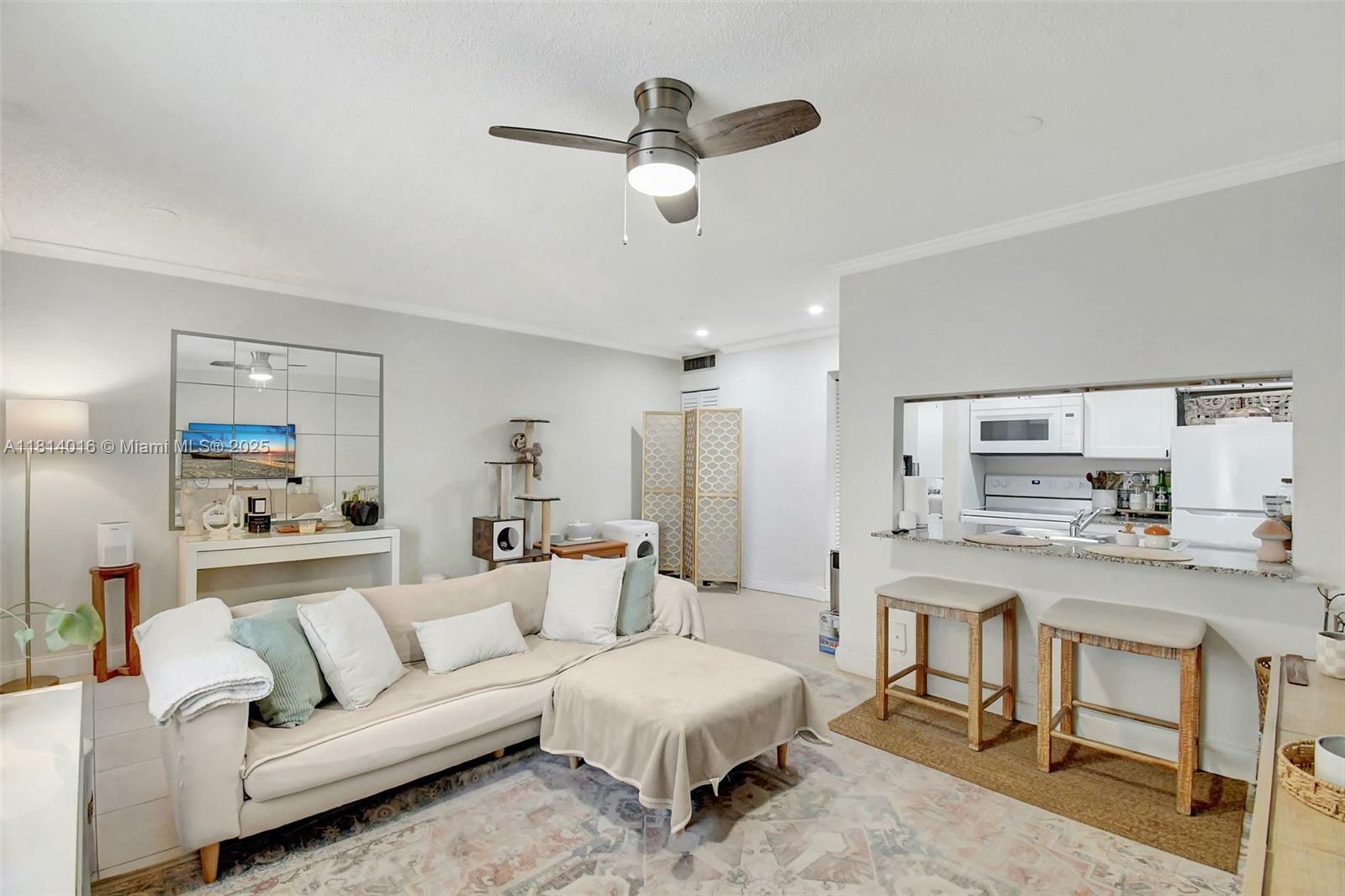 Property Photo: 1470 N Dixie Hwy 31 FL 33304