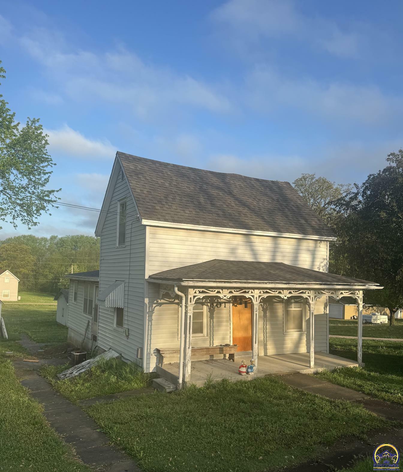 Property Photo: 401 Stanton Ave KS 66416