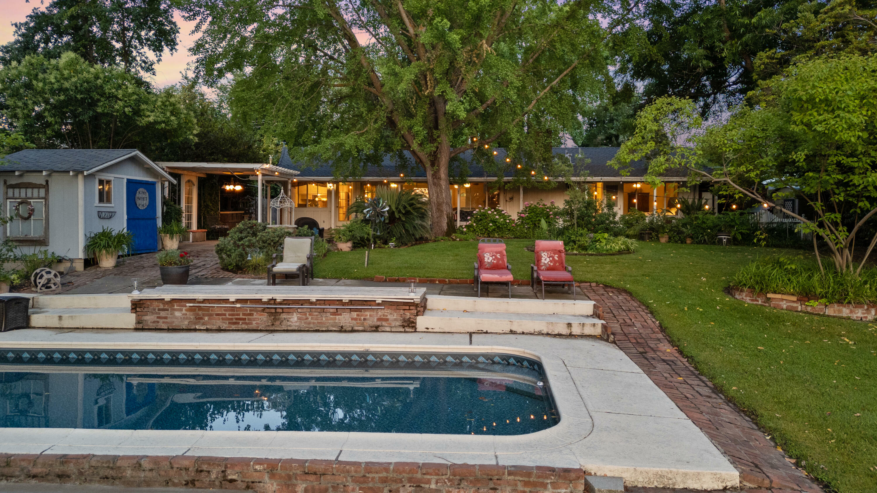 Property Photo: 410 Brearcliffe Drive CA 96080